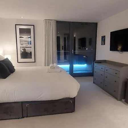 Dockland Penthouse With Aviva & Waterfront Views *